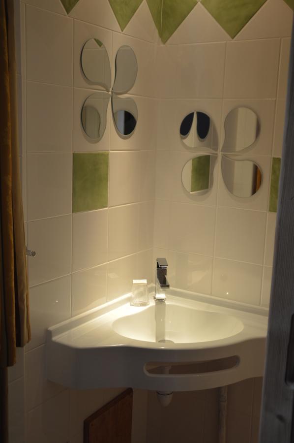טיגנס Hotel Le Genepy מראה חיצוני תמונה